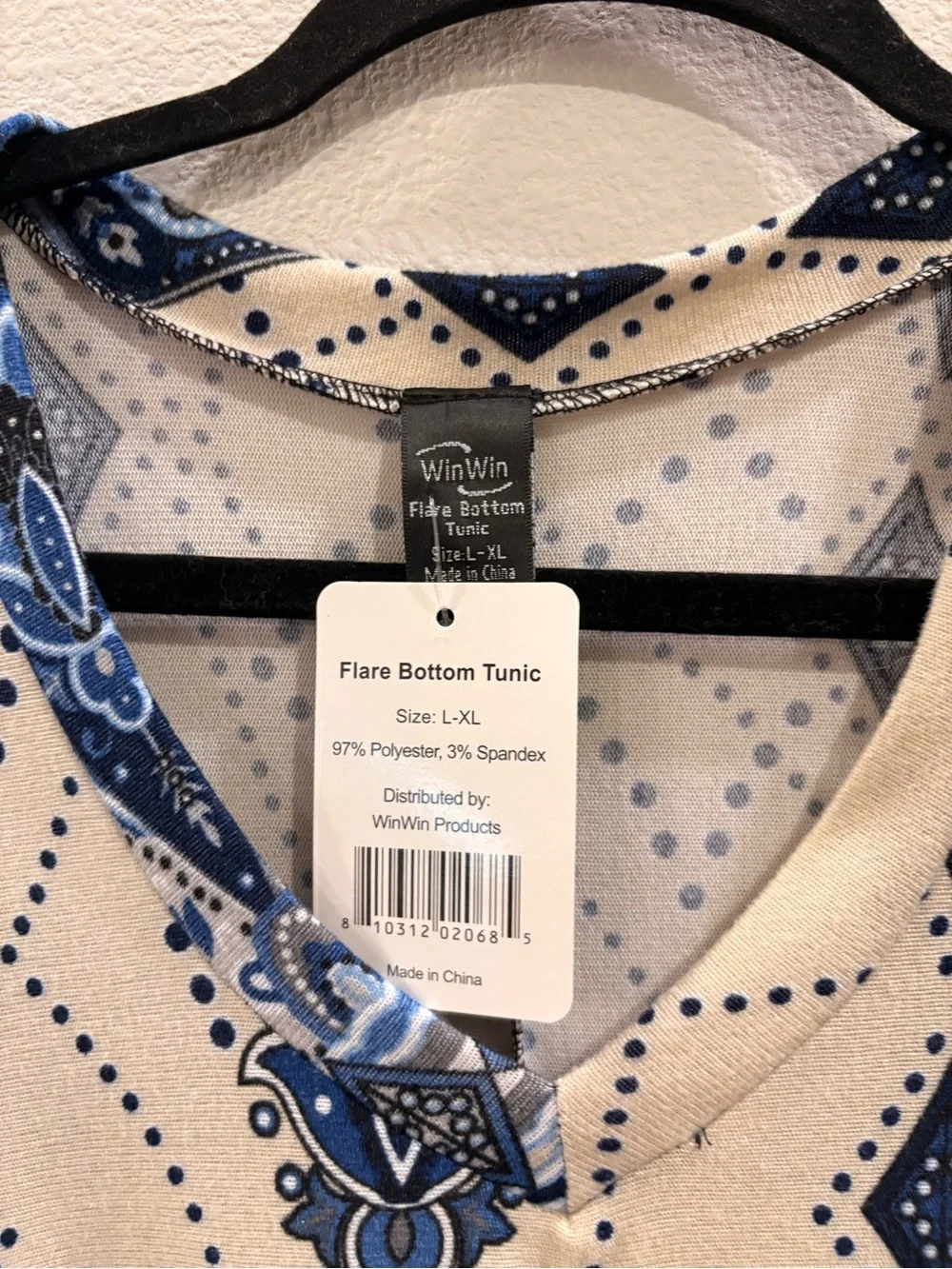 WinWin Cream and Blue Paisley V-Neck Tunic